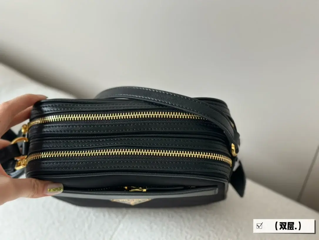 Prada odette new arrival camera bag size: 21 * 16cm - image 7