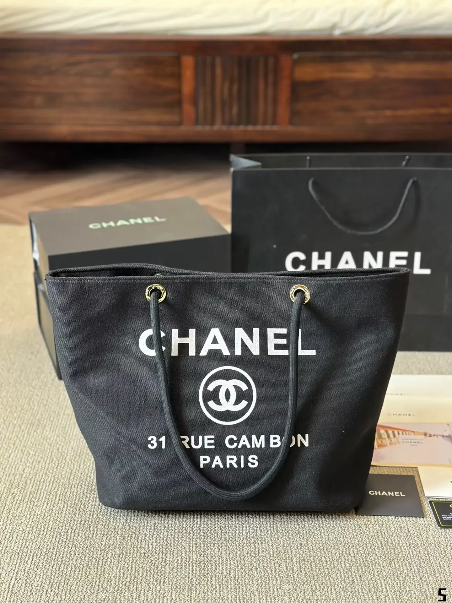 CC new arrival Vintage 24k tote bag size: 30*30 cm - image 1