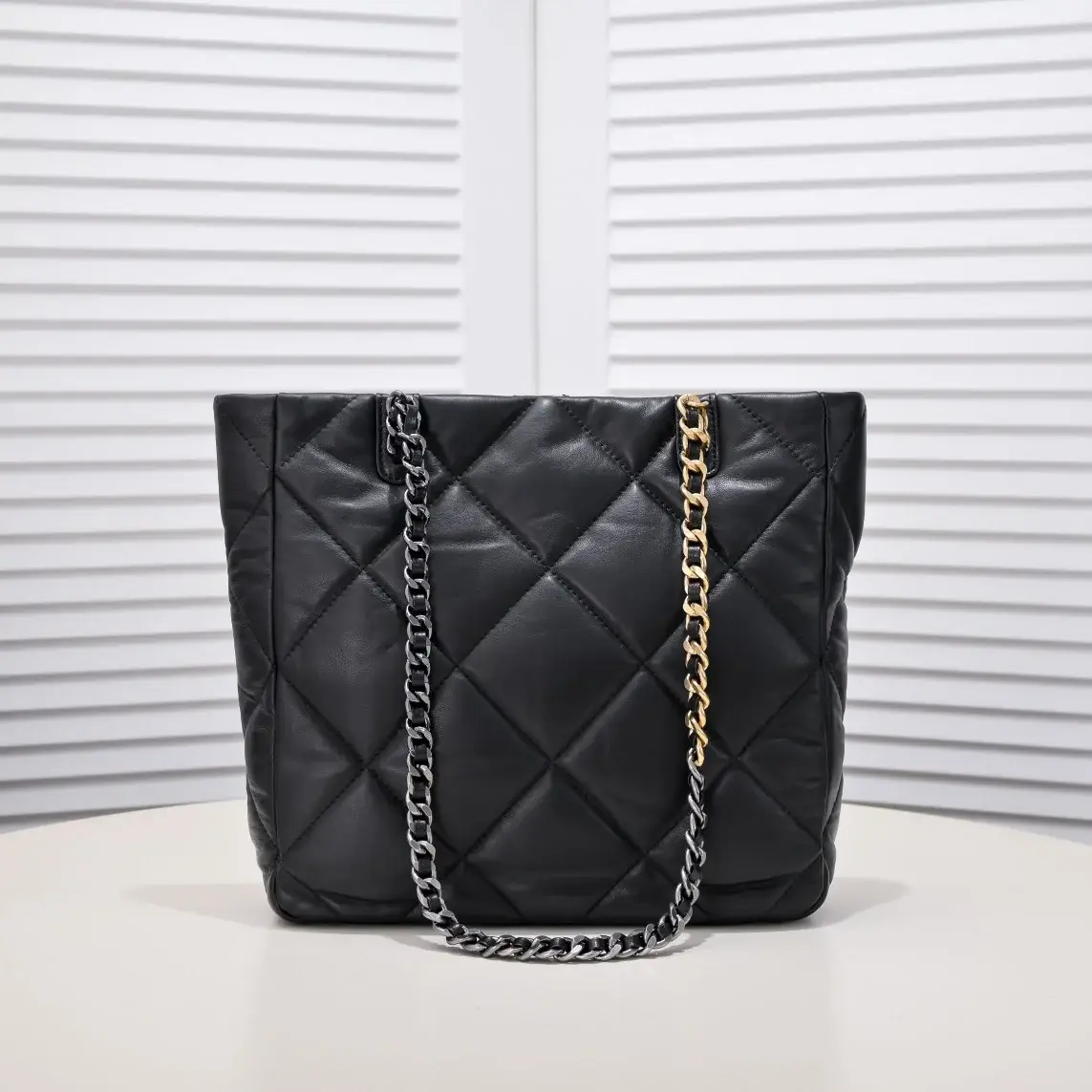 CC 22b 19 BAG tote - image 11