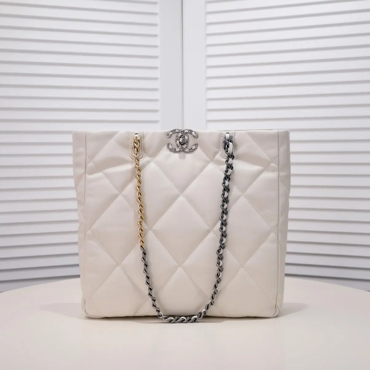 CC 22b 19 BAG tote - image 16