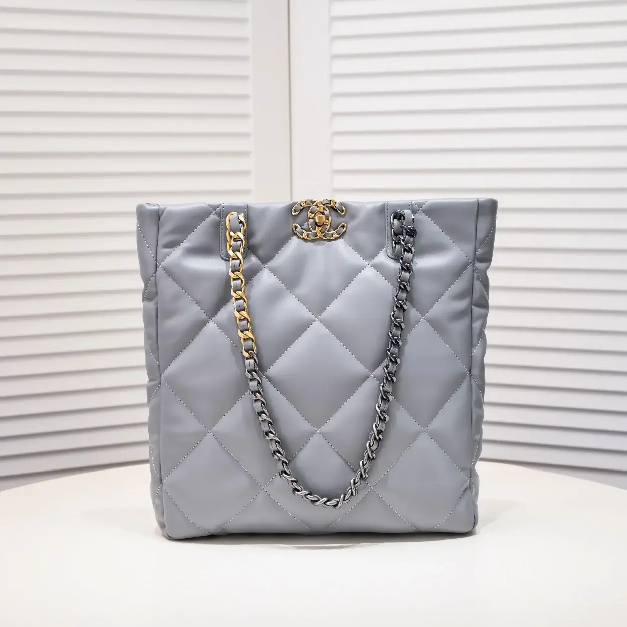 CC 22b 19 BAG tote - image 5
