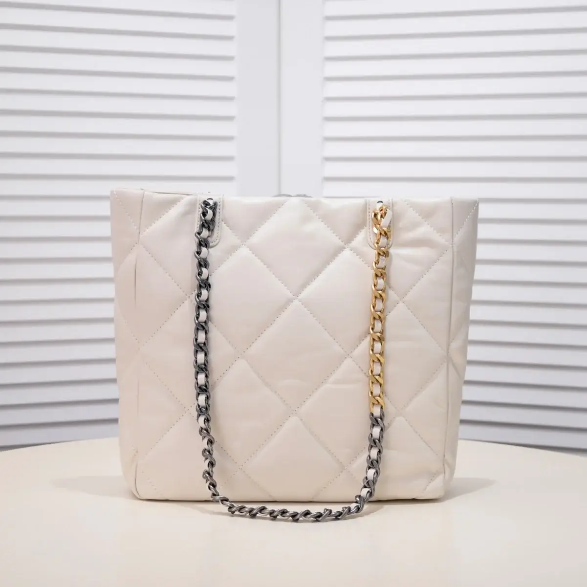 CC 22b 19 BAG tote - image 7