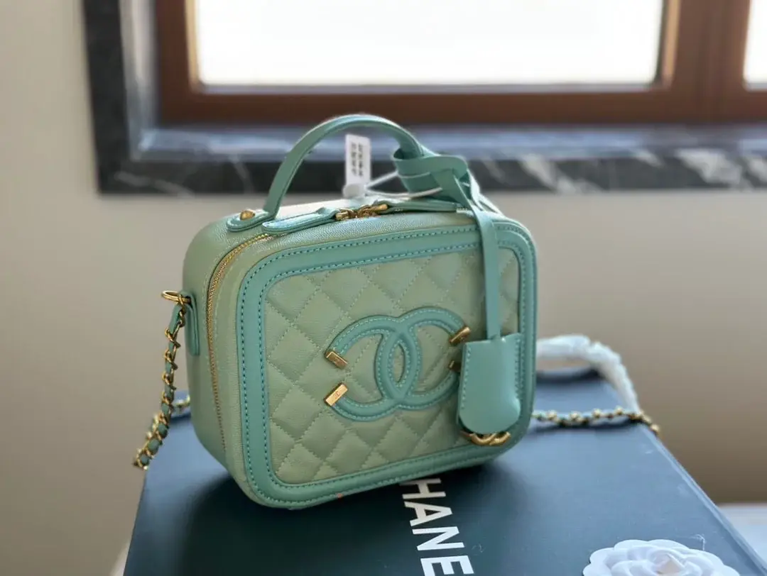 Cc new arrival bucket bag size: 20 cm - image 4