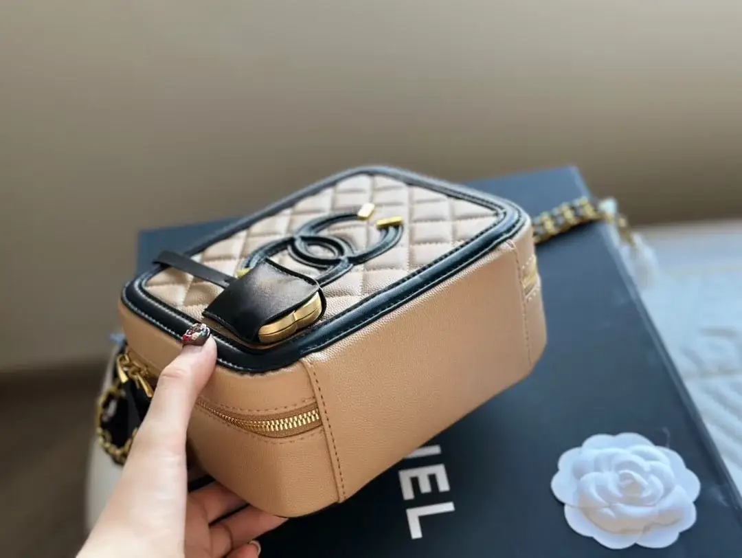 Cc new arrival bucket bag size: 20 cm - image 6