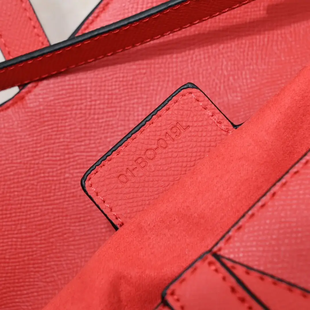 D saddle Be a classic with classics bag size: 25.5 x 20 x 6.5 cm - image 7