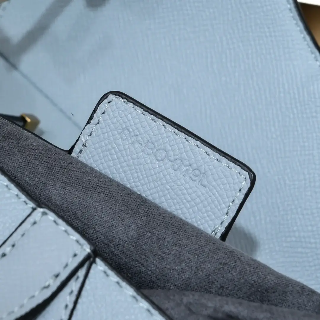 D saddle Be a classic with classics bag size: 25.5 x 20 x 6.5 cm - image 9