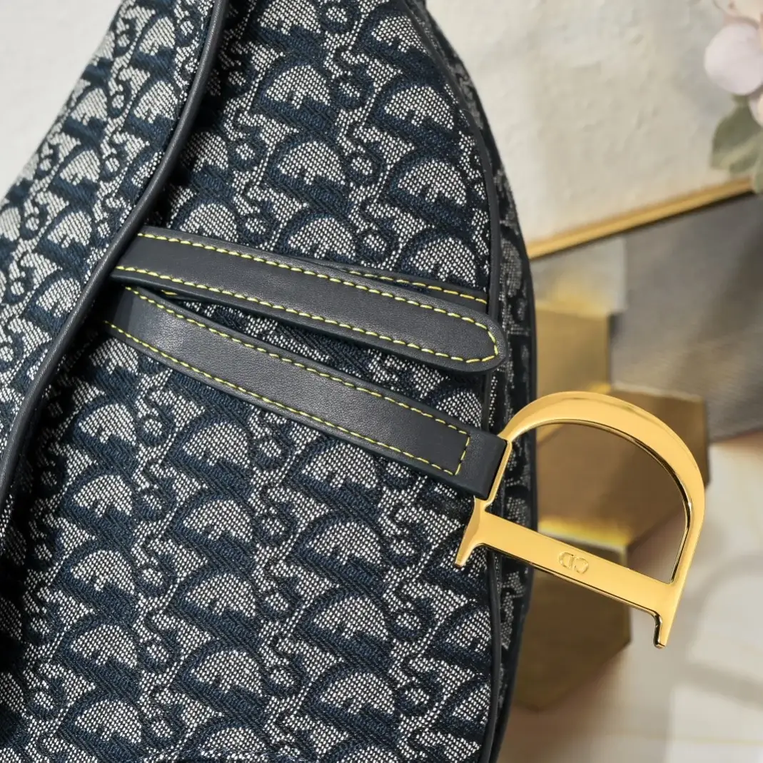 D saddle Be a classic with classics size: 25.5 x 20 x 6.5 cm - image 6