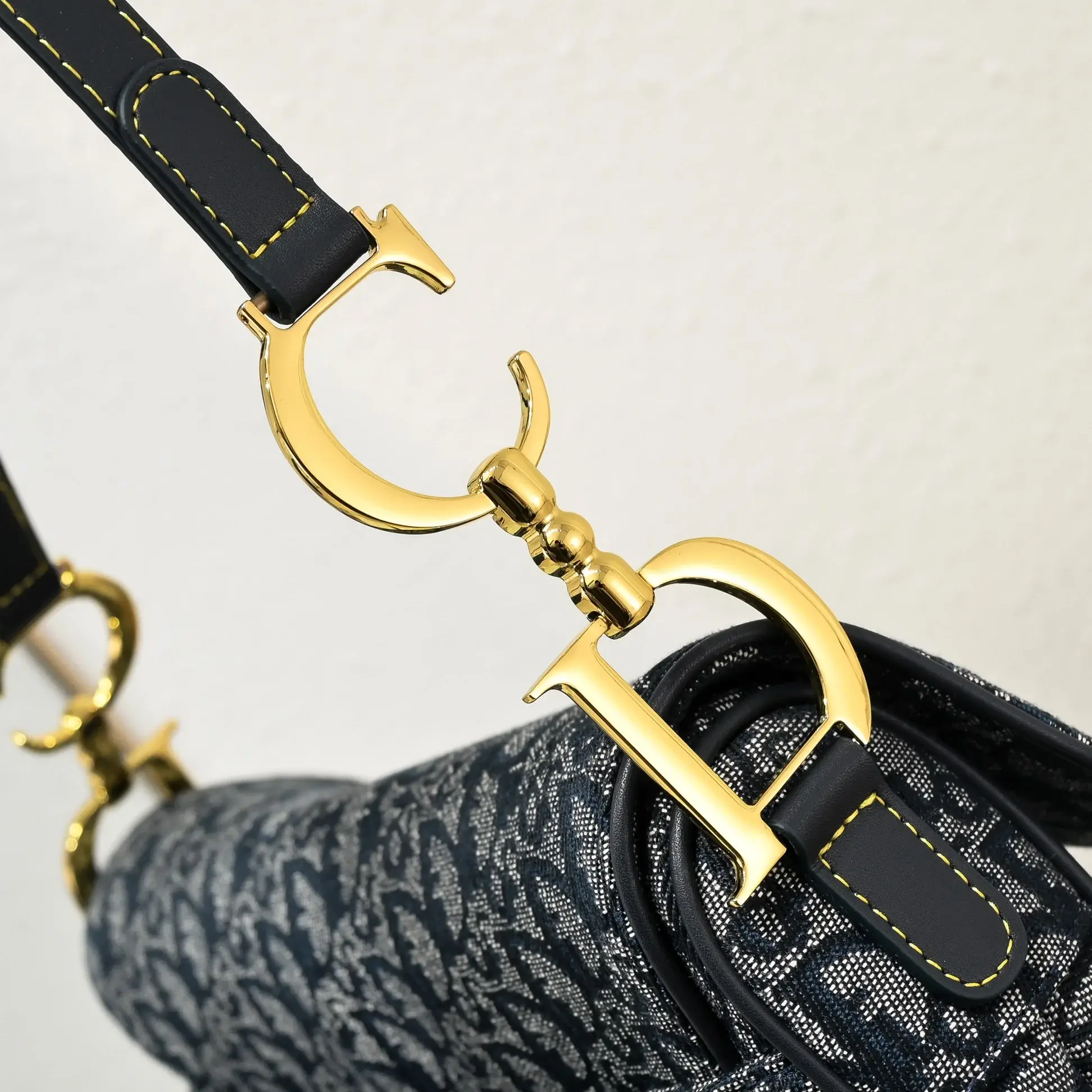 D saddle Be a classic with classics size: 25.5 x 20 x 6.5 cm - image 7