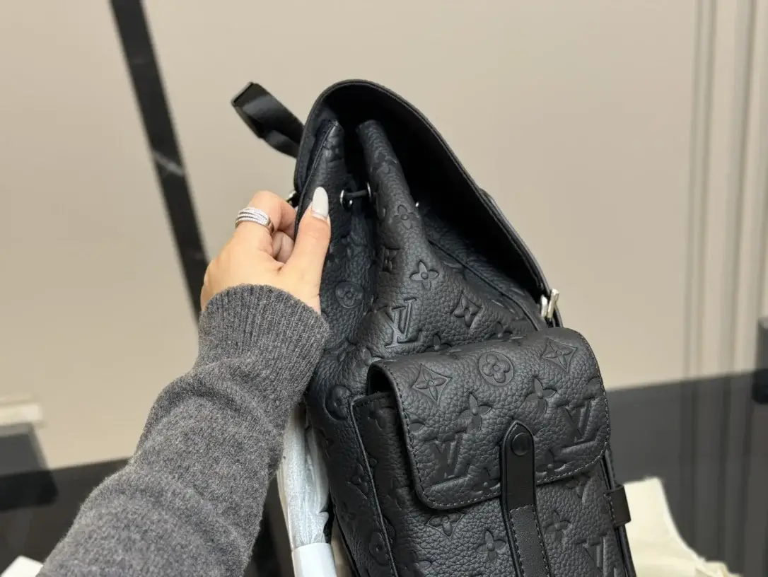 louis new arrival leather backpack bag size:33*43 cm - image 9
