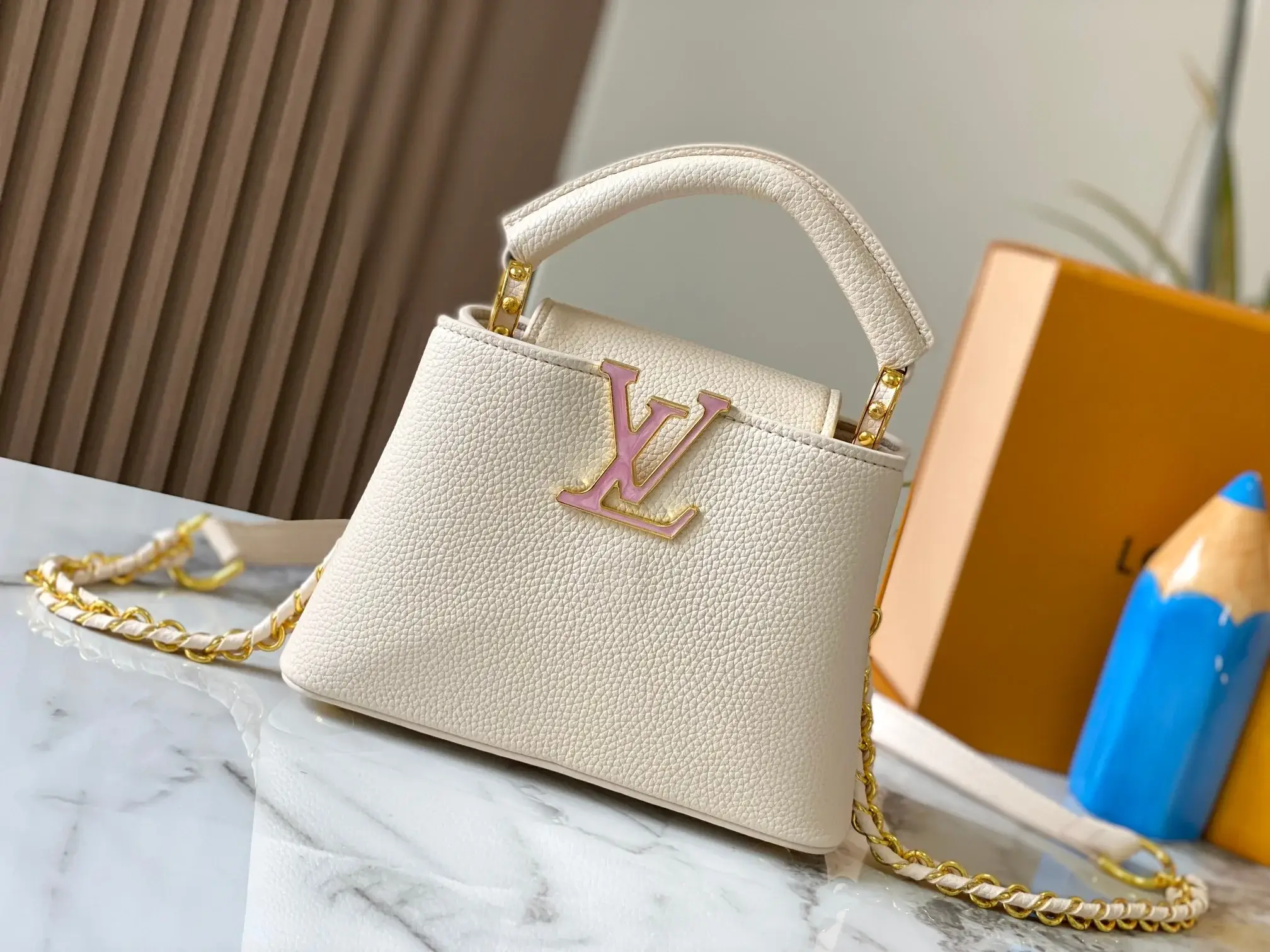 Louis Milky Way Capucines BB  Taurillon leather M23082 size: 21×14×8cm - image 3