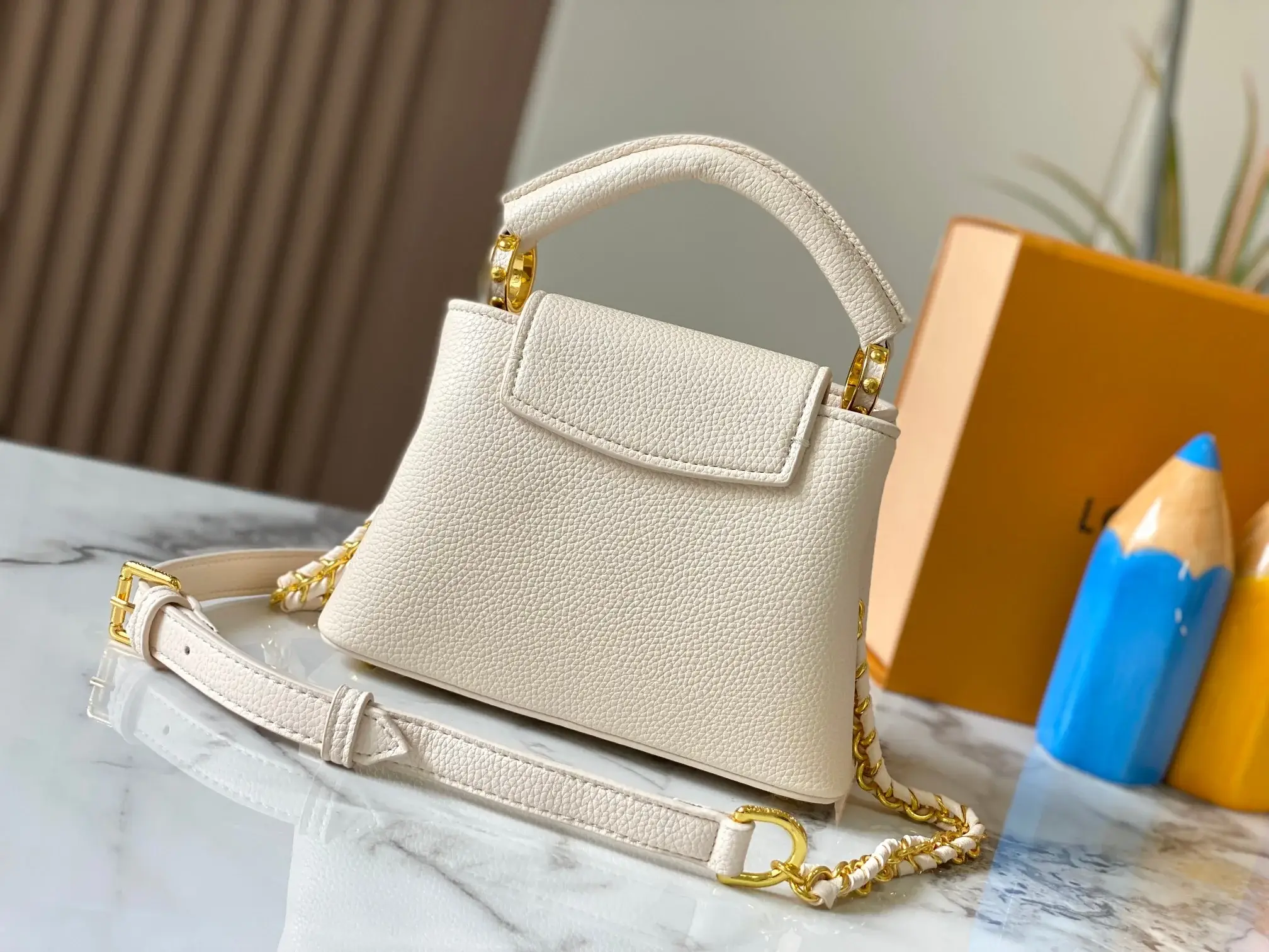 Louis Milky Way Capucines BB  Taurillon leather M23082 size: 21×14×8cm - image 4