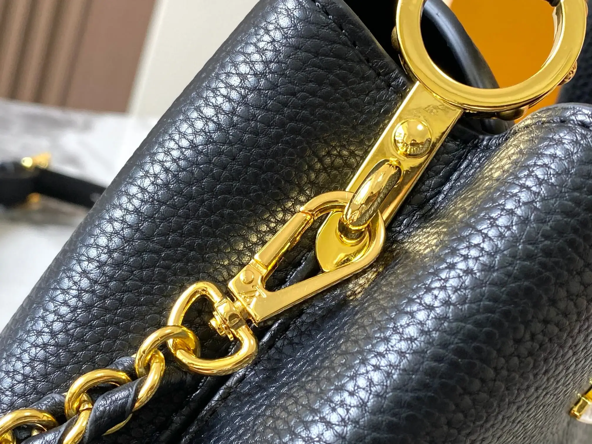 Louis Milky Way Capucines BB  Taurillon leather M23082 size: 21×14×8cm - image 15