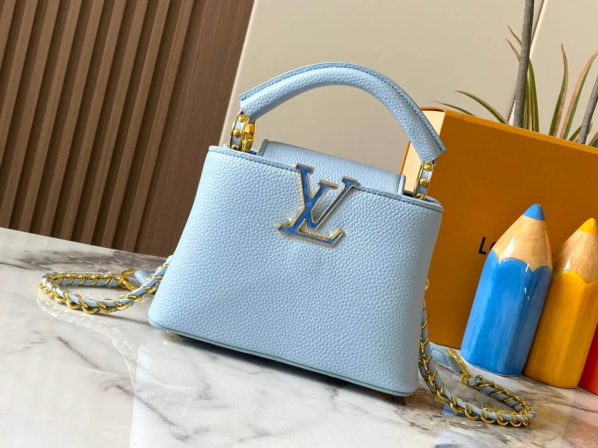 Louis Milky Way Capucines BB  Taurillon leather M23082 size: 21×14×8cm - image 7