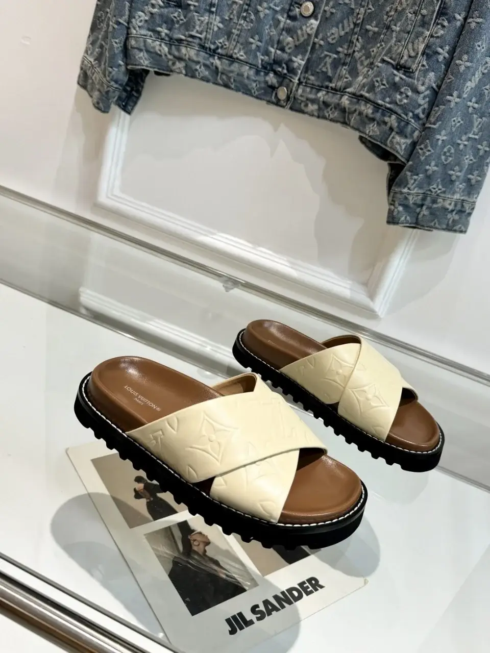 Louis new arrival summer slippers men women - image 11
