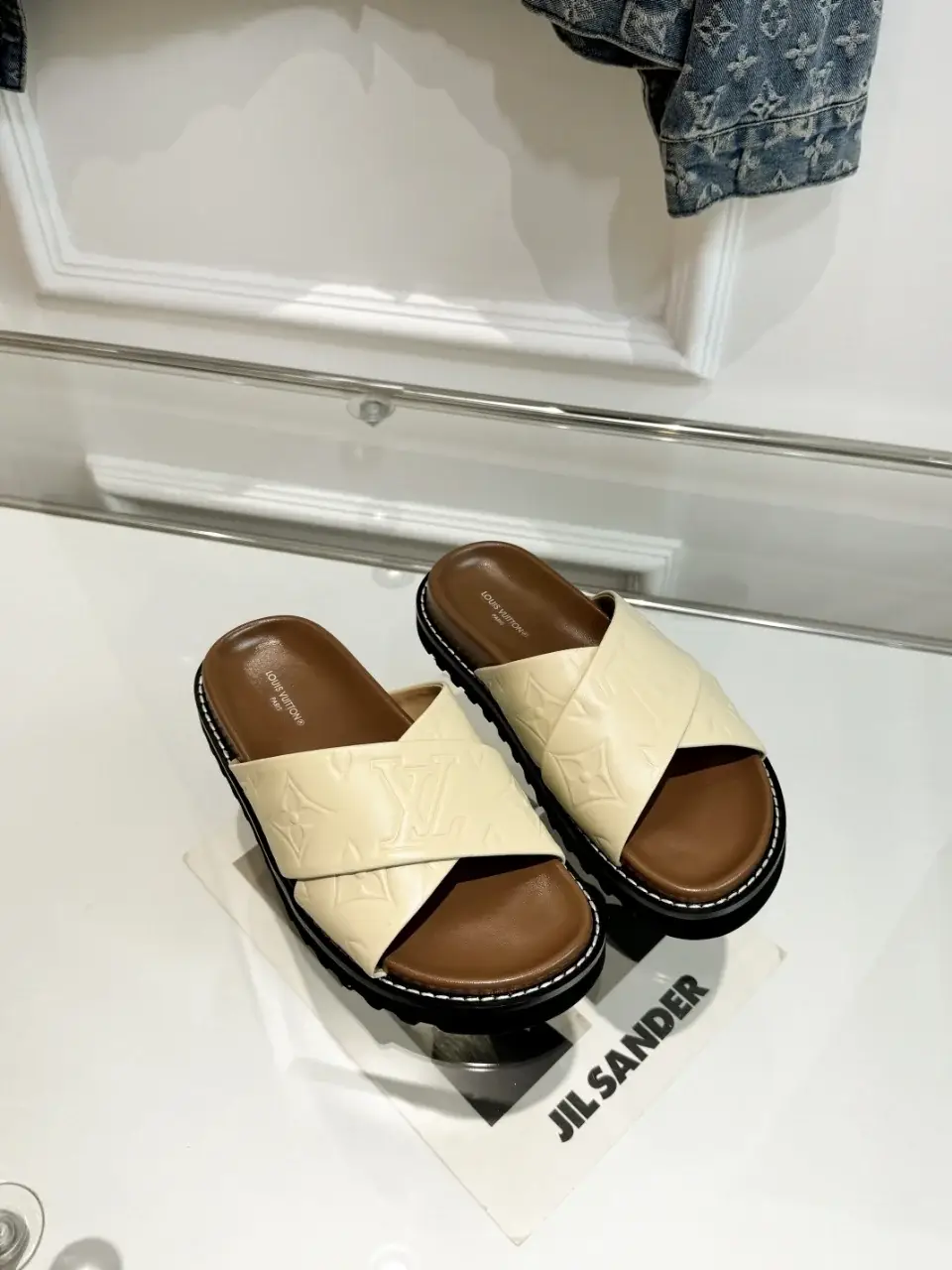 Louis new arrival summer slippers men women - image 3