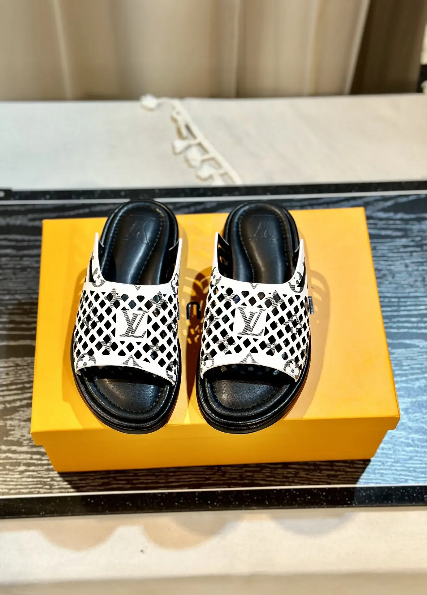 Louis new arrival summers slippers women shoes - image 4