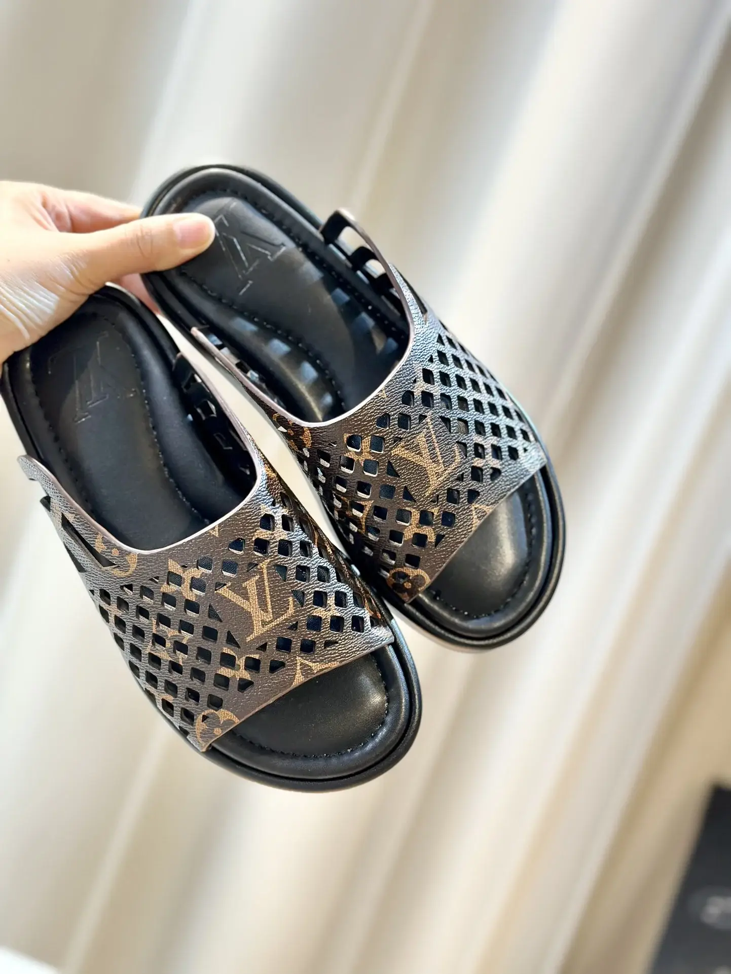 Louis new arrival summers slippers women shoes - image 9