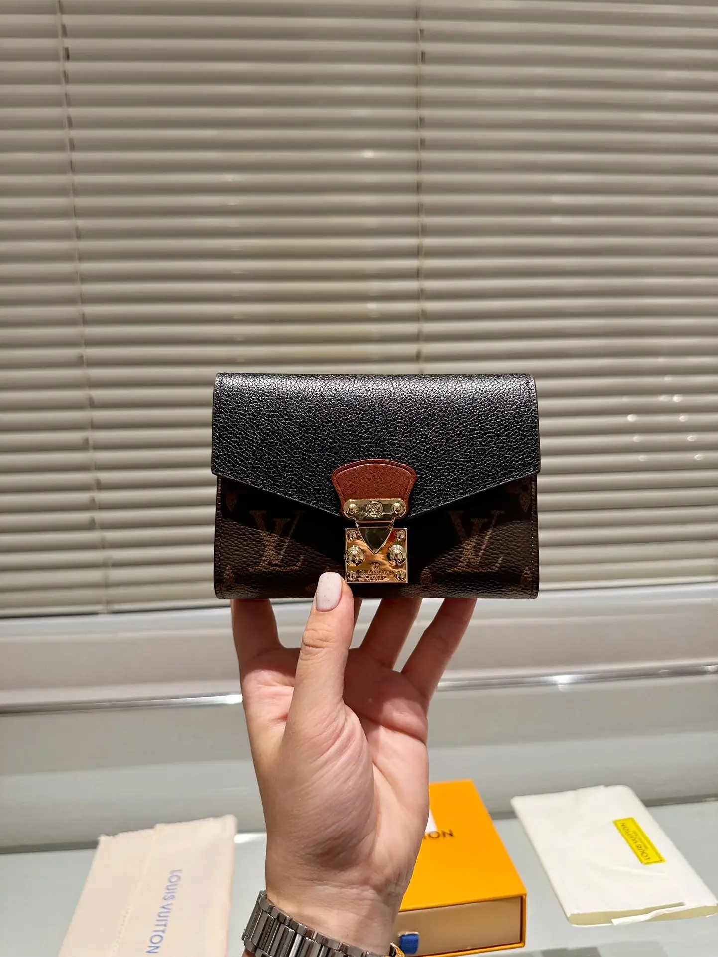 Louis new arrival wallets - image 5