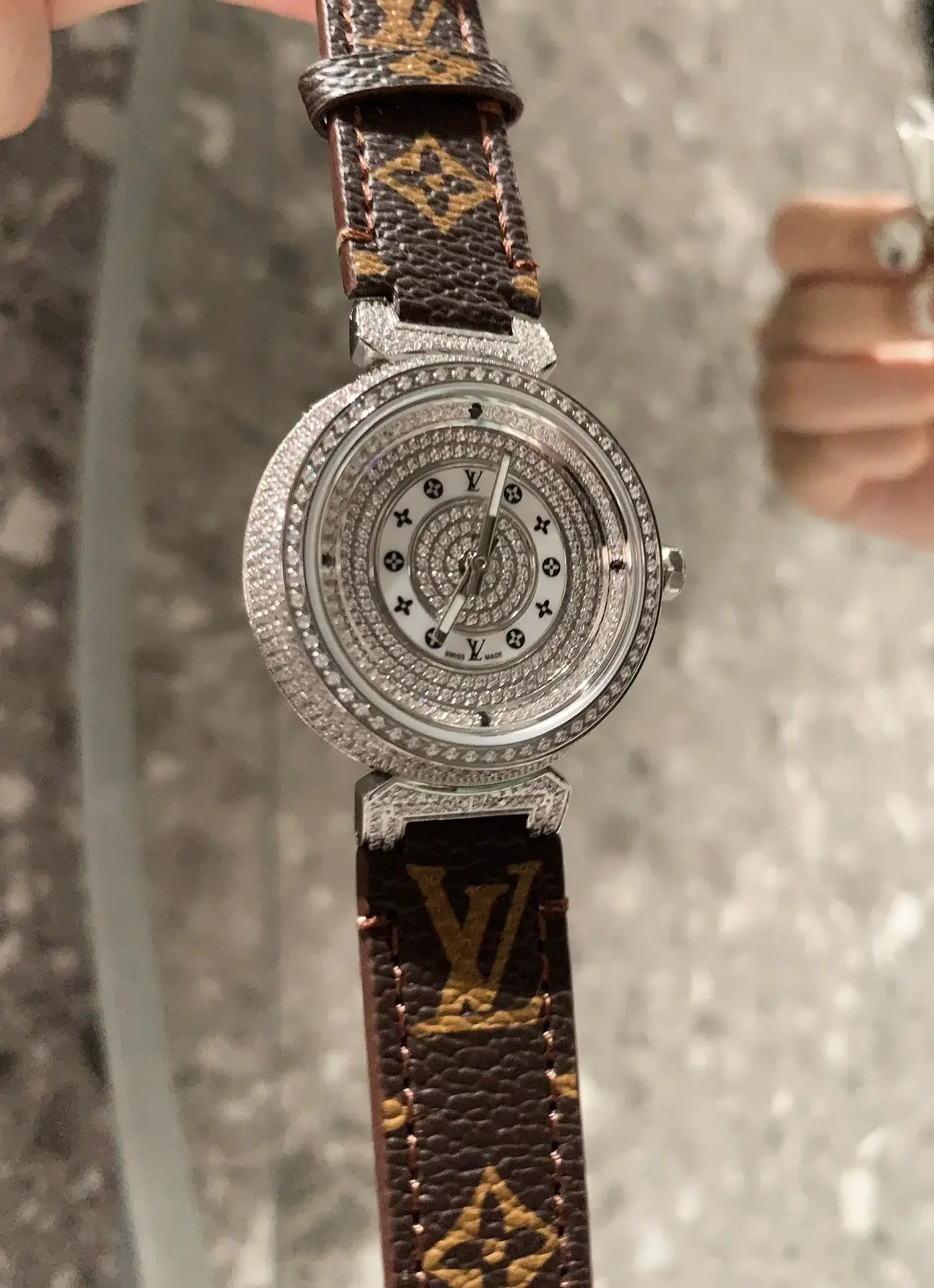 Louis Tambour slim monogran women watch 36mm - image 11