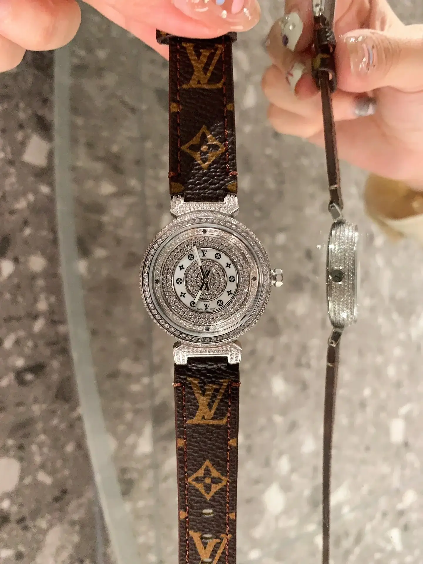 Louis Tambour slim monogran women watch 36mm - image 12