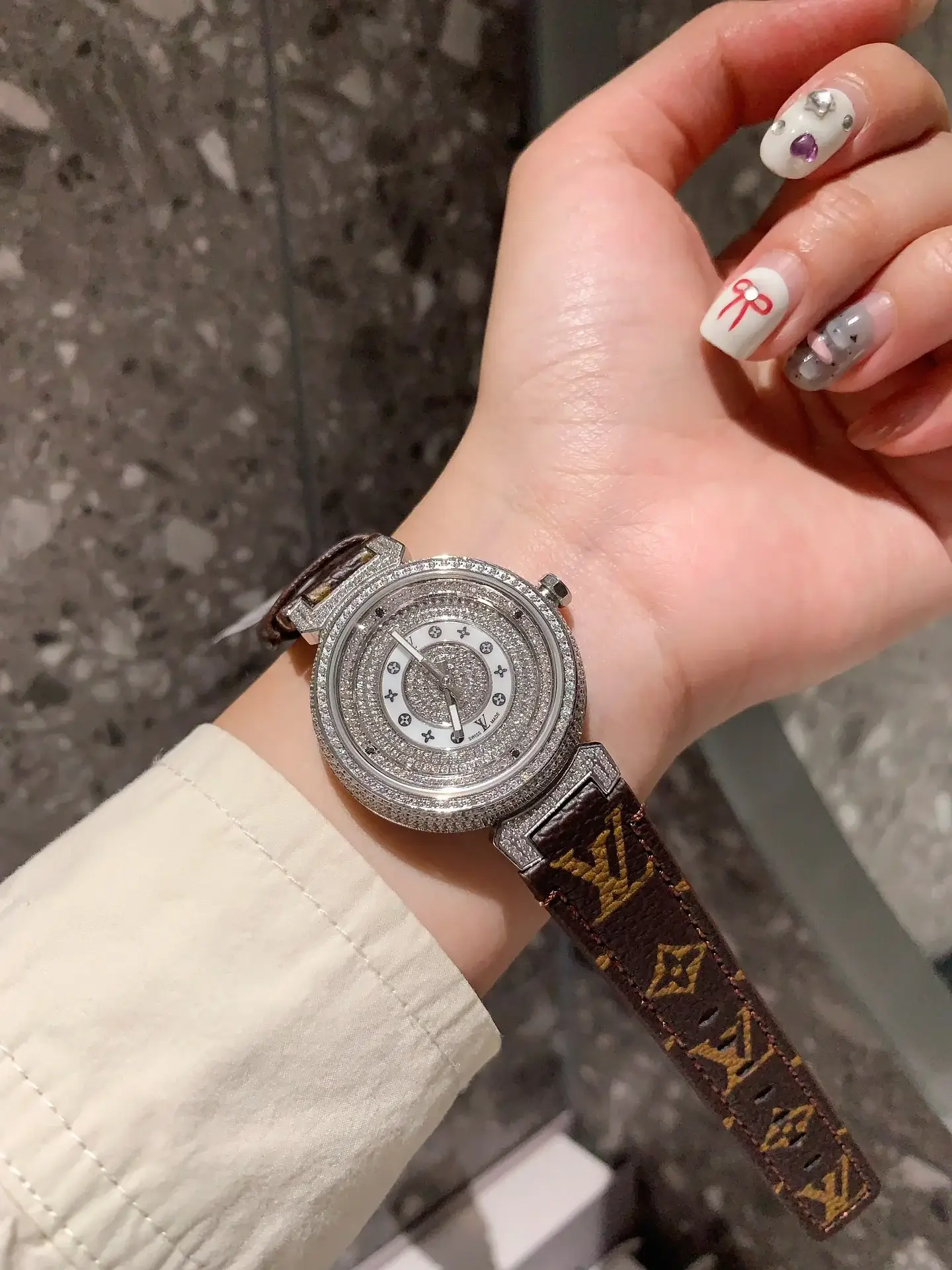 Louis Tambour slim monogran women watch 36mm - image 13