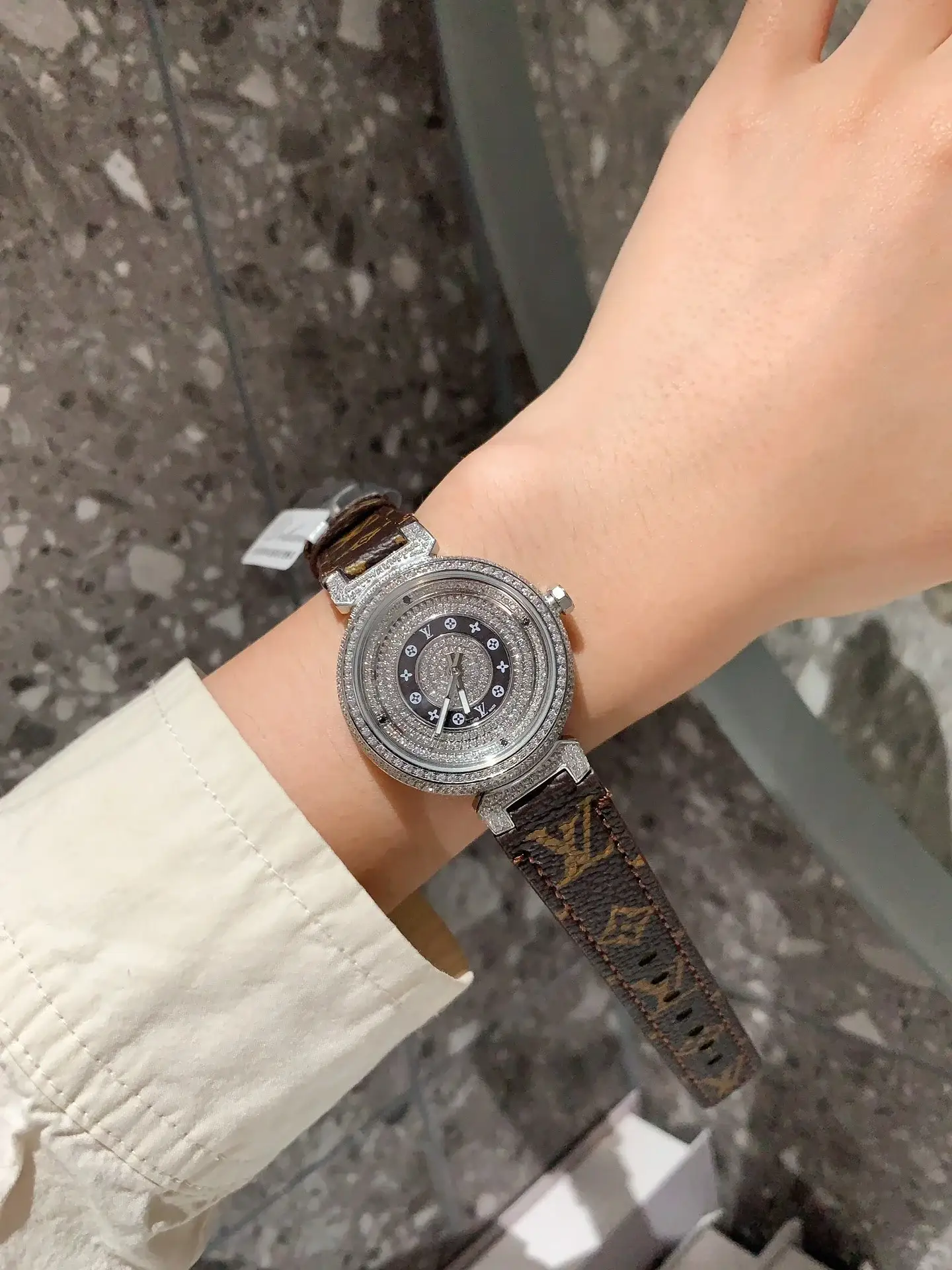 Louis Tambour slim monogran women watch 36mm - image 7