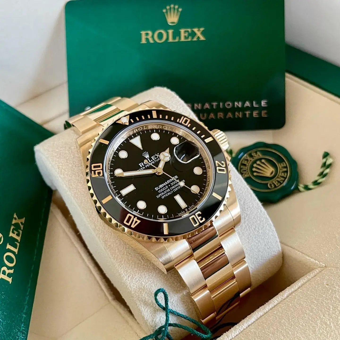 Rlx Perpetual Submariner Date 41mm Blue Dial Yellow Gold 126618LB - image 11