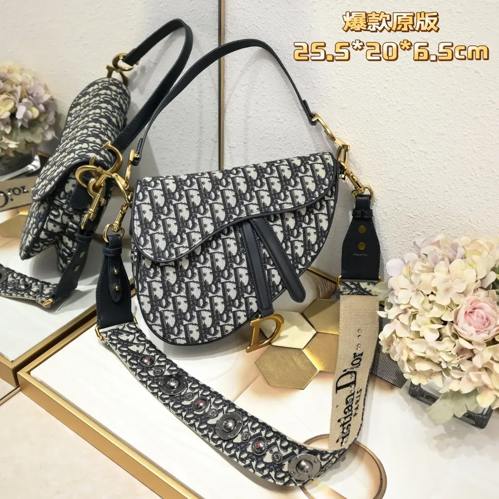 D saddle Be a classic with classics crossbody bag - image 1