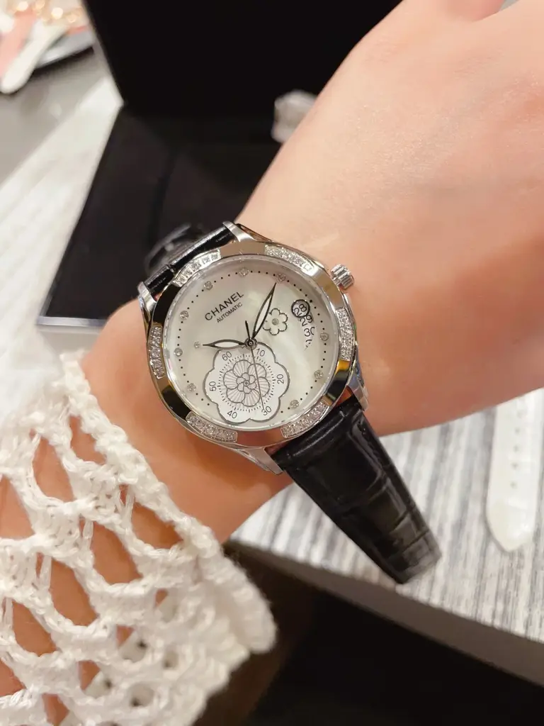 CC new arrival women watch 04 35mm - image 1