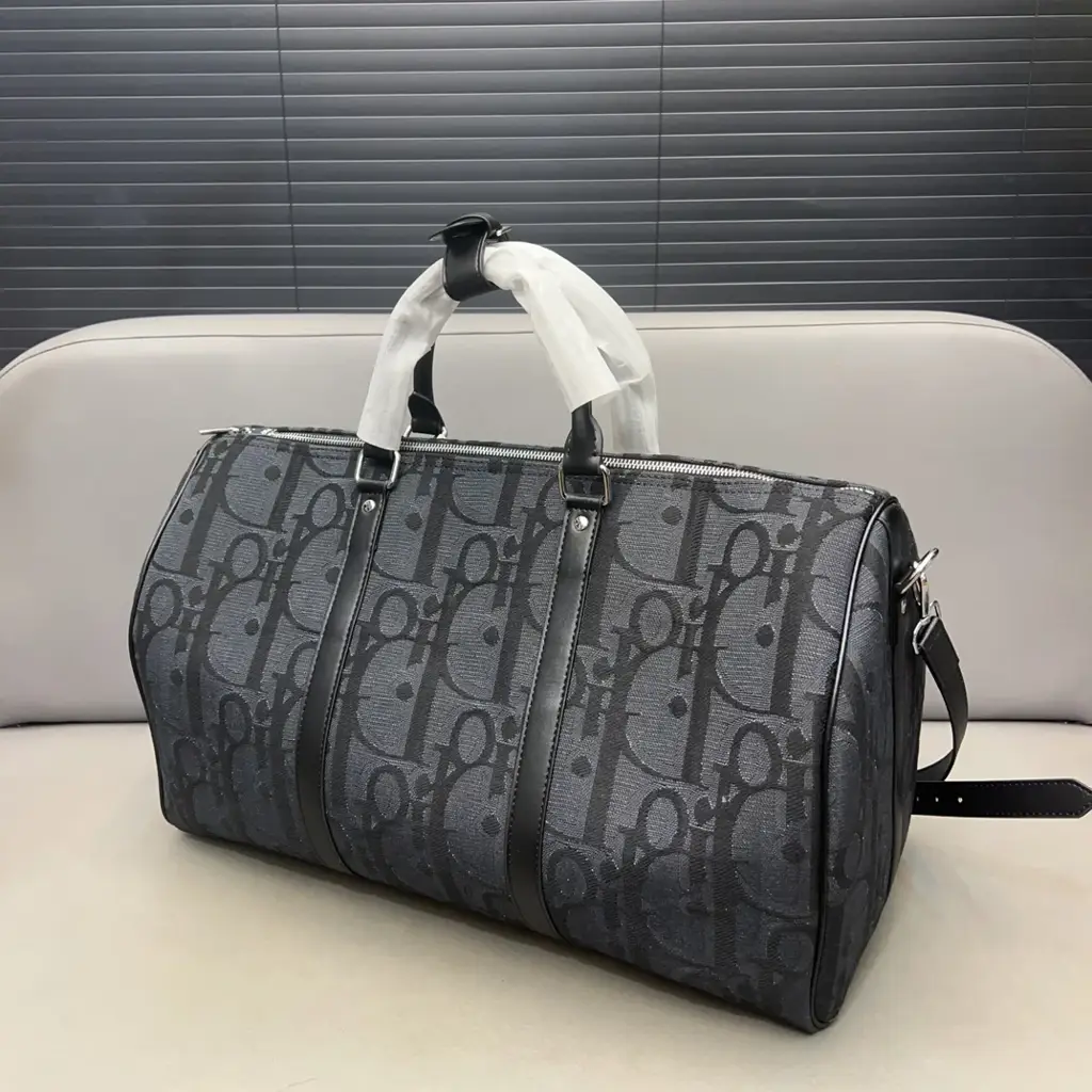D new arrival traval bag size : 28 x 50 cm - image 1