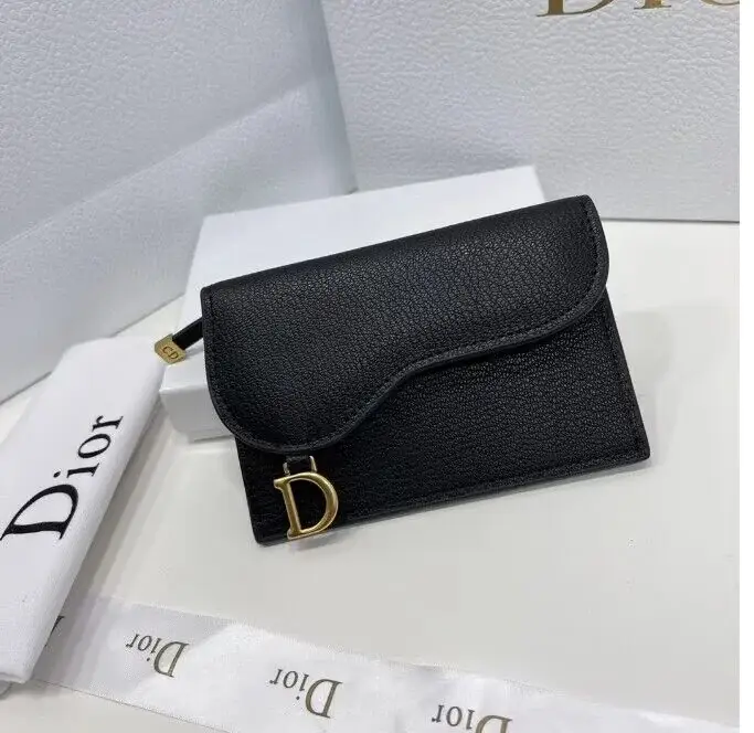 D Saddle Flap Card Holder - image 1