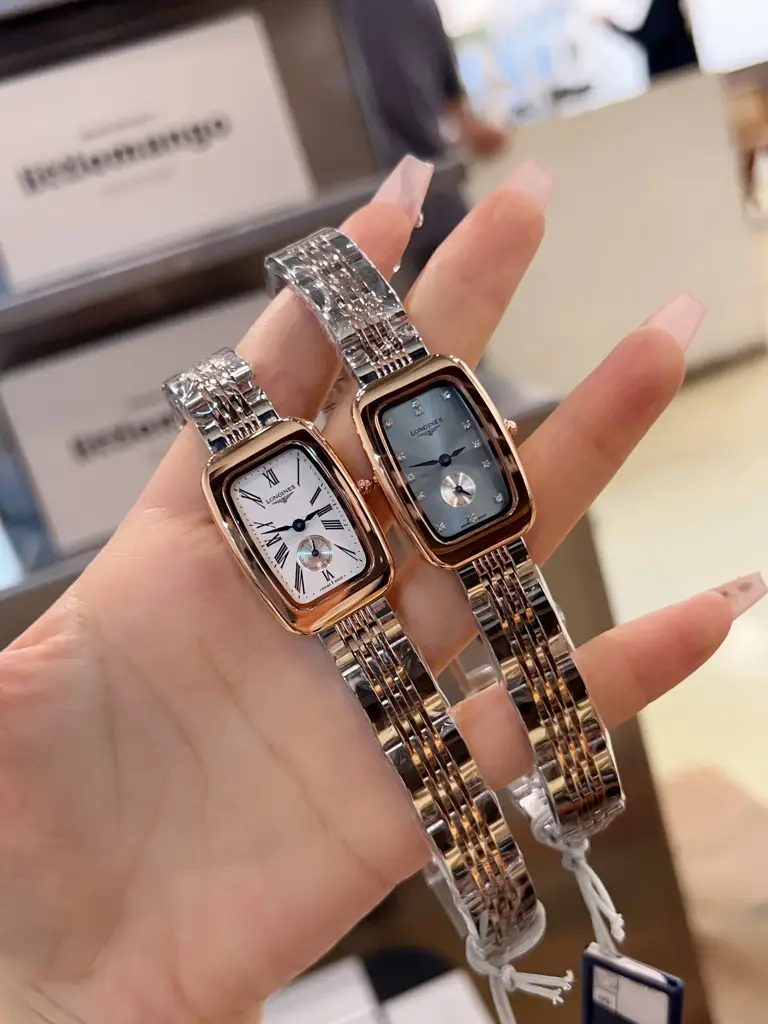LONG new arrival women watches - image 1