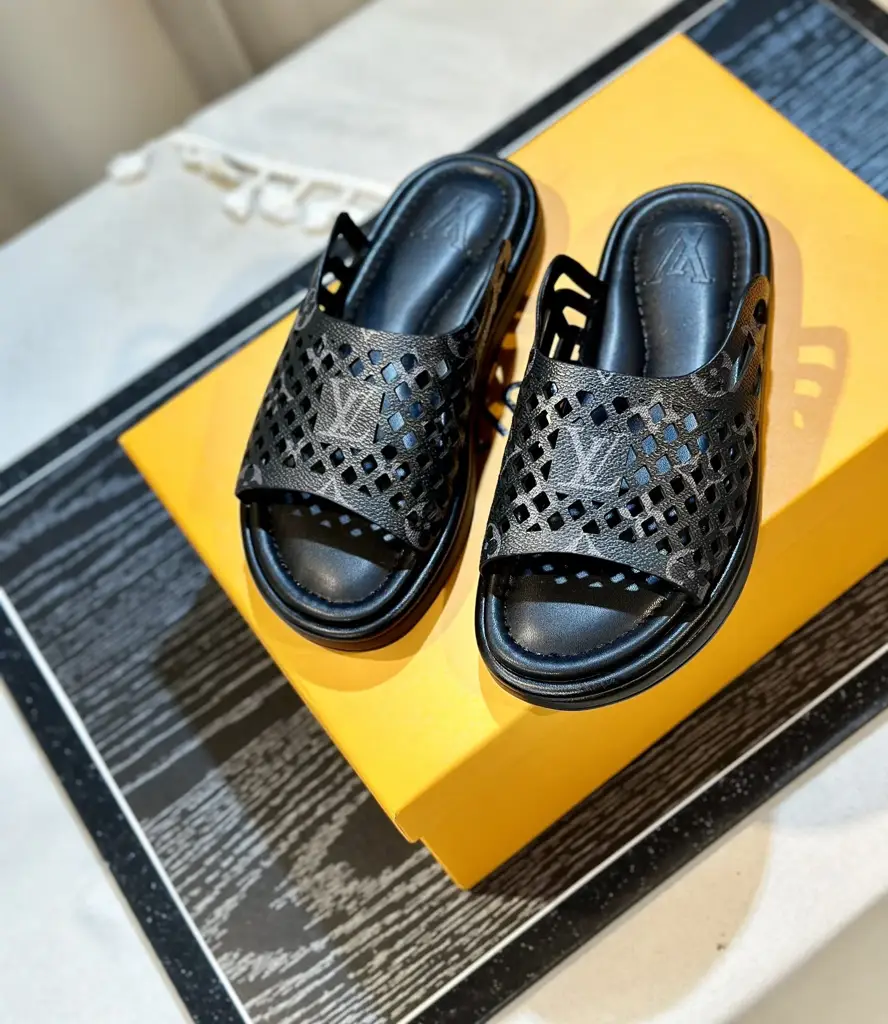 Louis new arrival summers slippers women shoes - image 1